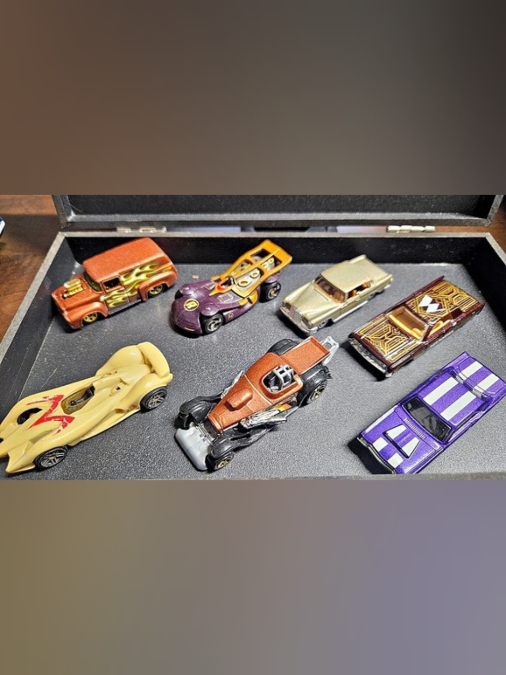 7 pk variety hot Wheels brown, cream, gold, purple